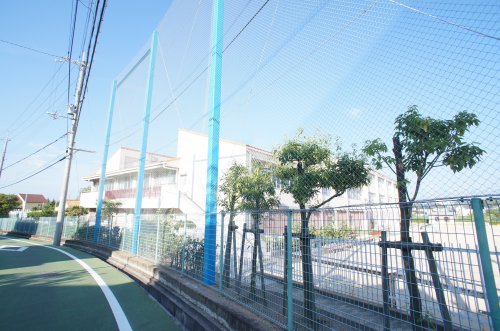 小学校　神戸市立鹿の子台小学校（小学校）まで616m