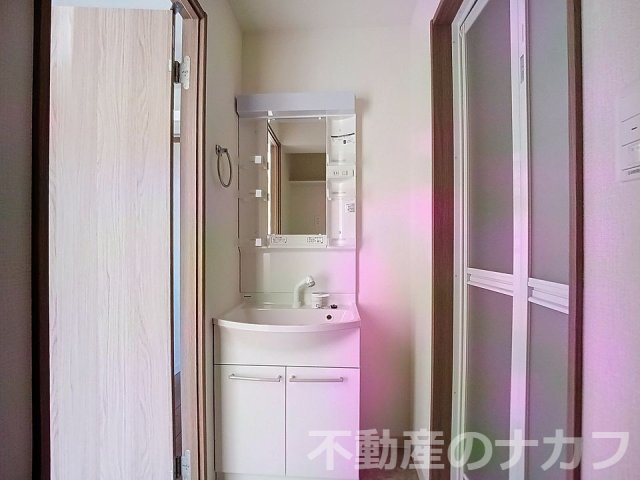 洗面設備　※同タイプの部屋写真です