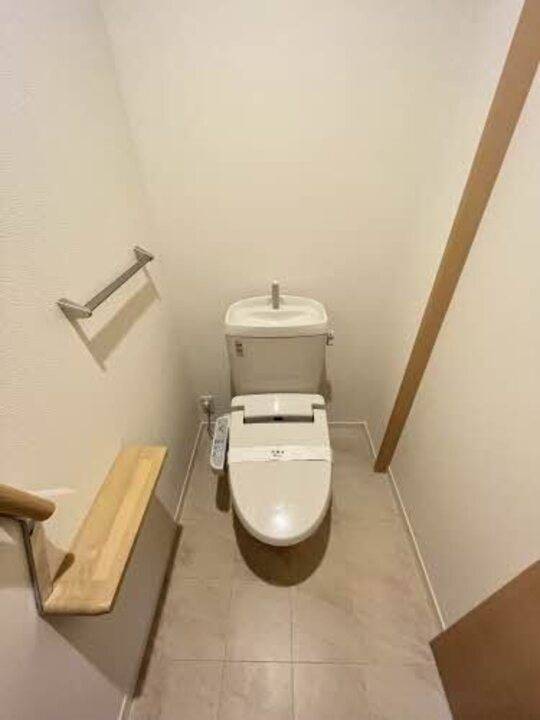 トイレ　トイレ