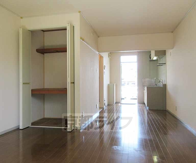 居室・リビング　広々としたお部屋です！