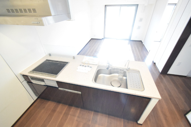 キッチン　※写真は別室です
