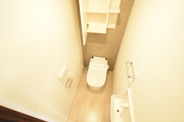トイレ　※写真は別室です