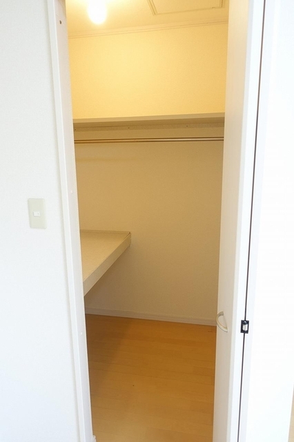 収納　ウォークインクローゼット