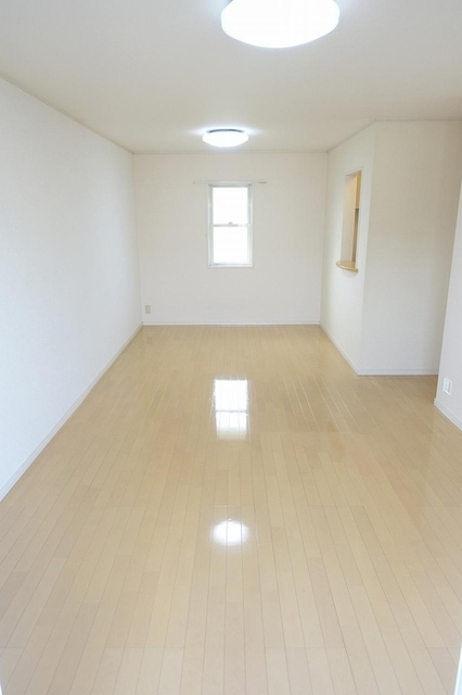 居室・リビング　リビング～カウンターキッチン（居室ＬＥＤ照明器具×２）