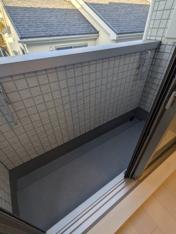 バルコニー　外からの目が気にならないバルコニーで洗濯物が干せます