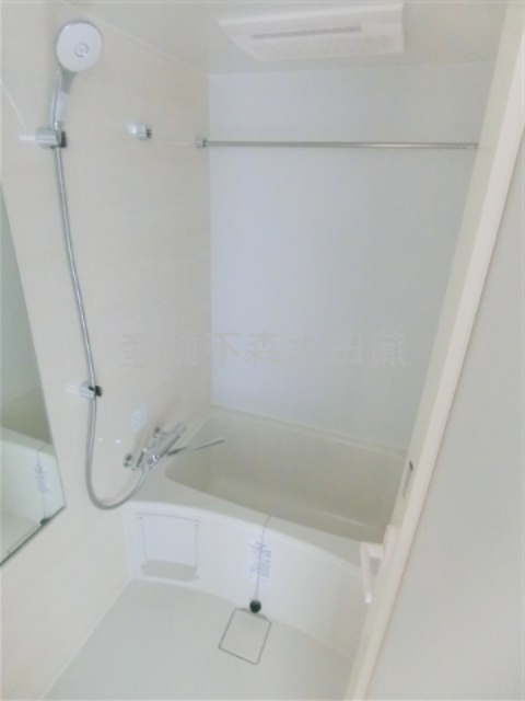 バス・シャワールーム　浴室乾燥機付きのバスルーム　お風呂