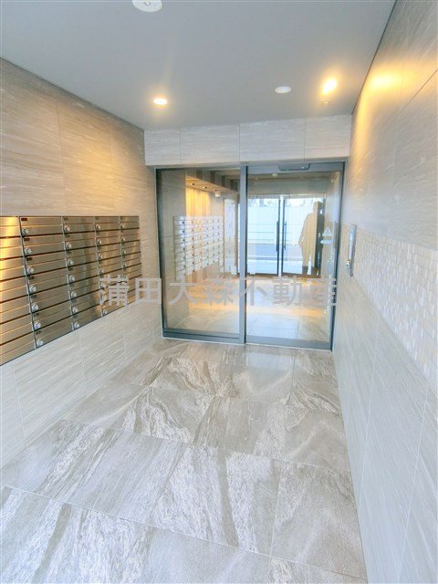 エントランス　防犯カメラTVモニター付オートロック宅配BOXメールBOX管