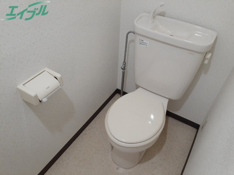 トイレ　同建物別部屋写真です