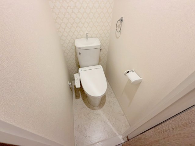 トイレ　清潔感のあるトイレは、誰もがリラックスできる空間です。