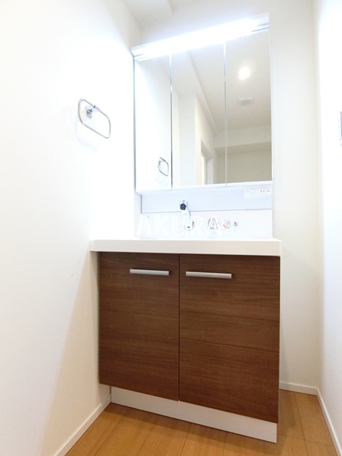 洗面設備　身支度に便利な洗面台！