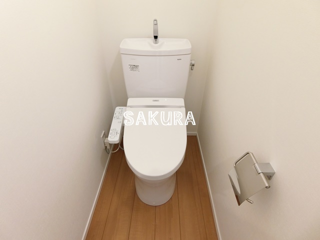 トイレ　嬉しい温水洗浄便座♪