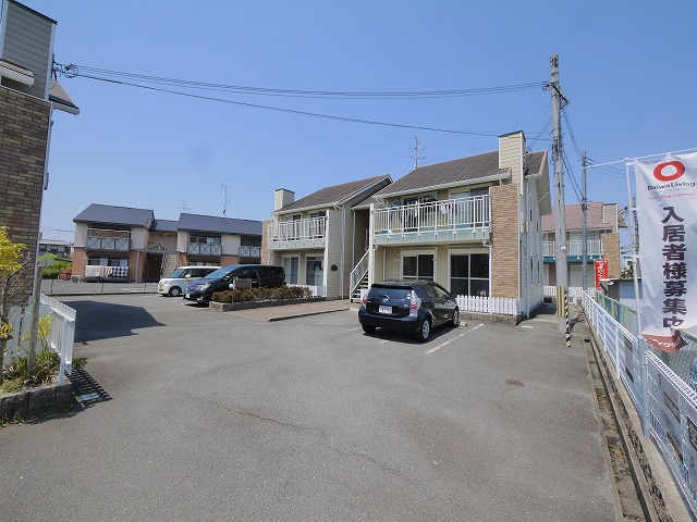 駐車場　車をお持ちの方に嬉しい駐車場付きの物件です