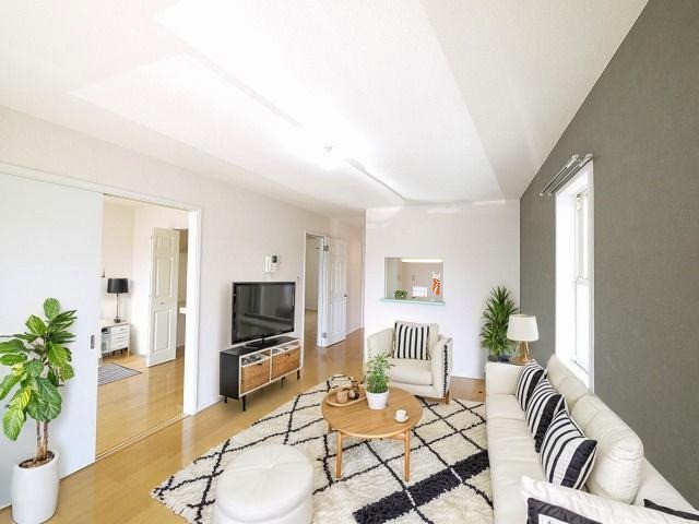 居室・リビング　CGで家具等を配置したもので家具等は含まれません