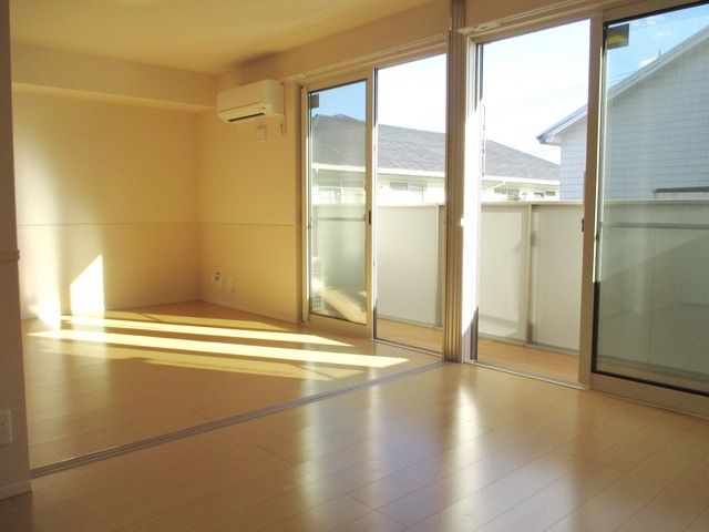 その他部屋・スペース　★洋室からリビングの眺めです★