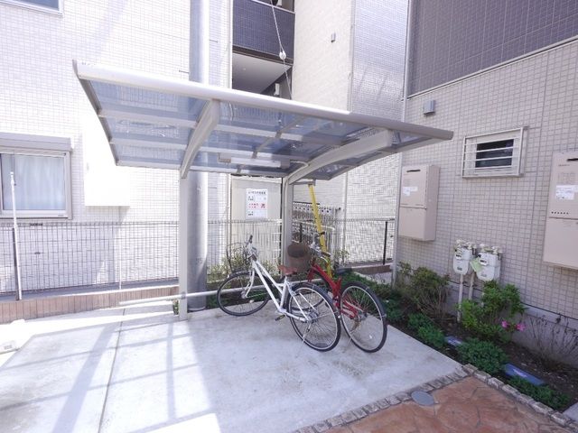 その他共有部分　★敷地内の屋根付駐輪場です★
