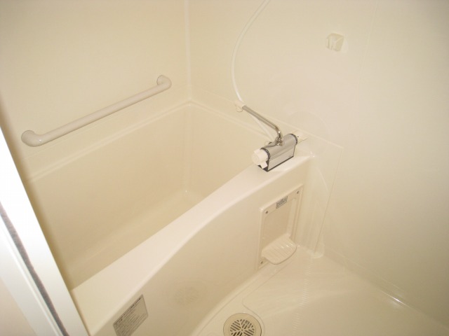 バス・シャワールーム　同物件別号室のものです。　家具はイメージです。