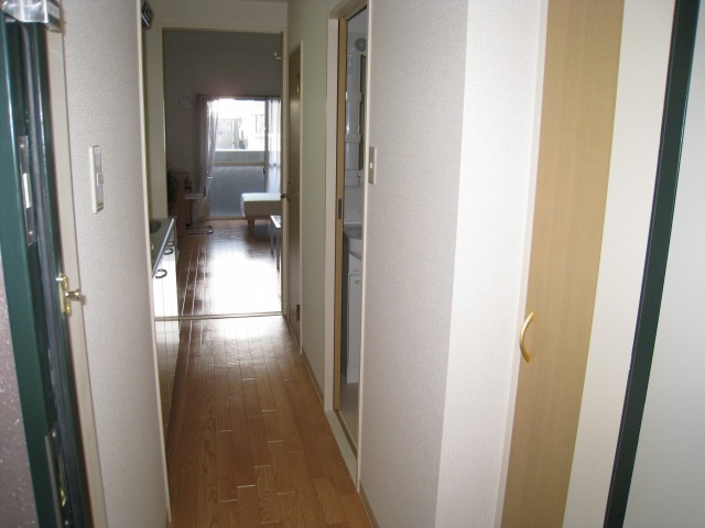 その他部屋・スペース　同物件別号室のものです。　家具はイメージです。