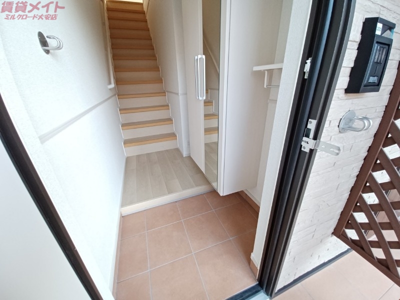 玄関　同型参考写真