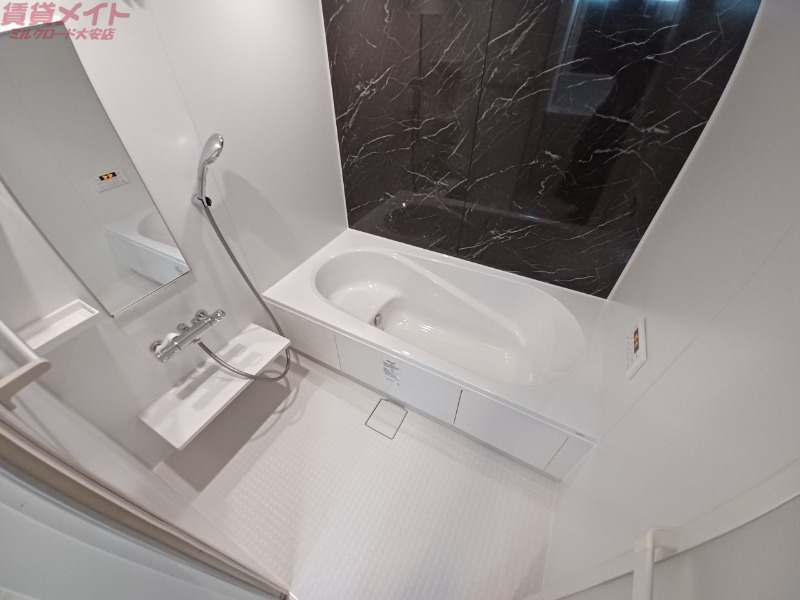 バス・シャワールーム　同型参考写真