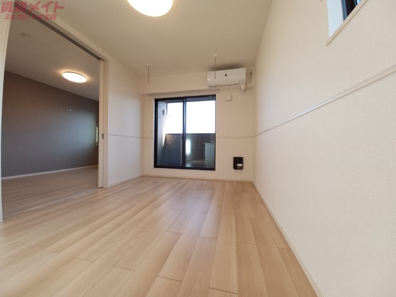 居室・リビング　同型参考写真