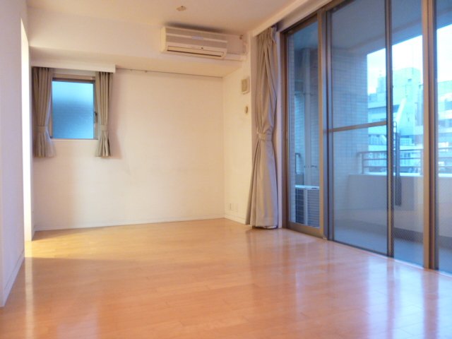 居室・リビング　内観1