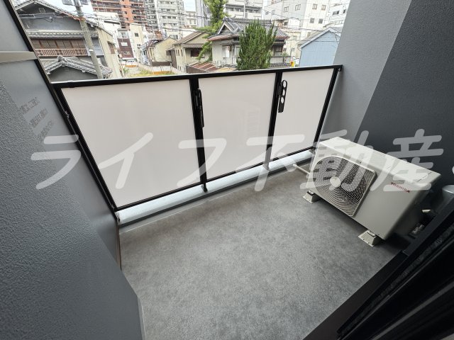 バルコニー　外からの目が気にならないバルコニーで洗濯物が干せます