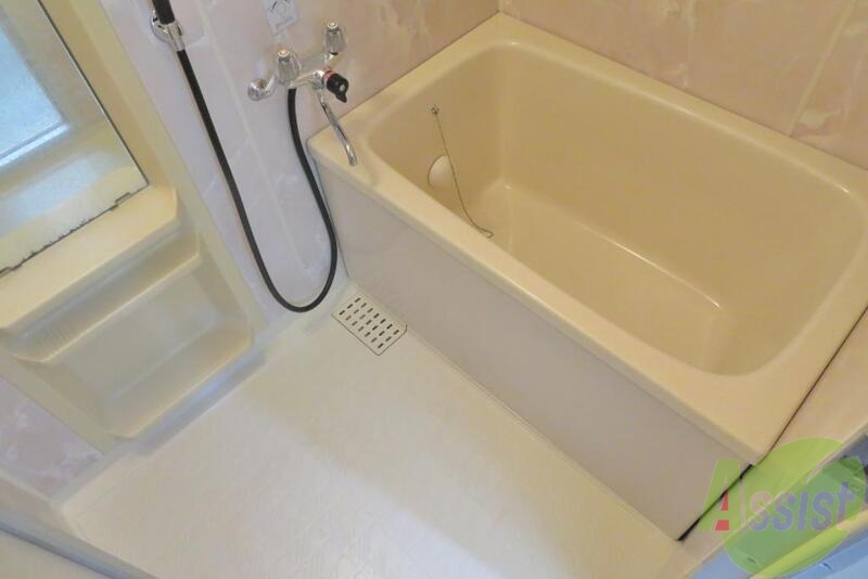 バス・シャワールーム　浴槽も広くて１日の疲れがしっかりとれますね。