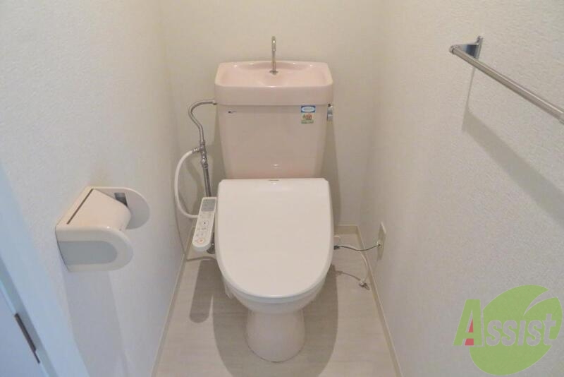 トイレ　温水機能トイレで毎日快適に使用出来ますね。