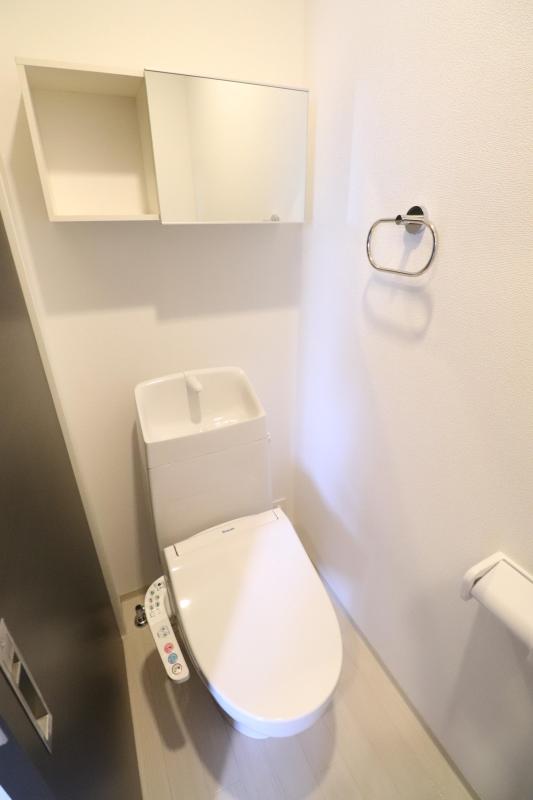 トイレ　温水洗浄暖房便座トイレ