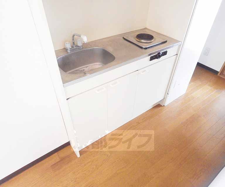 キッチン　しっかり調理スペースを確保しております。