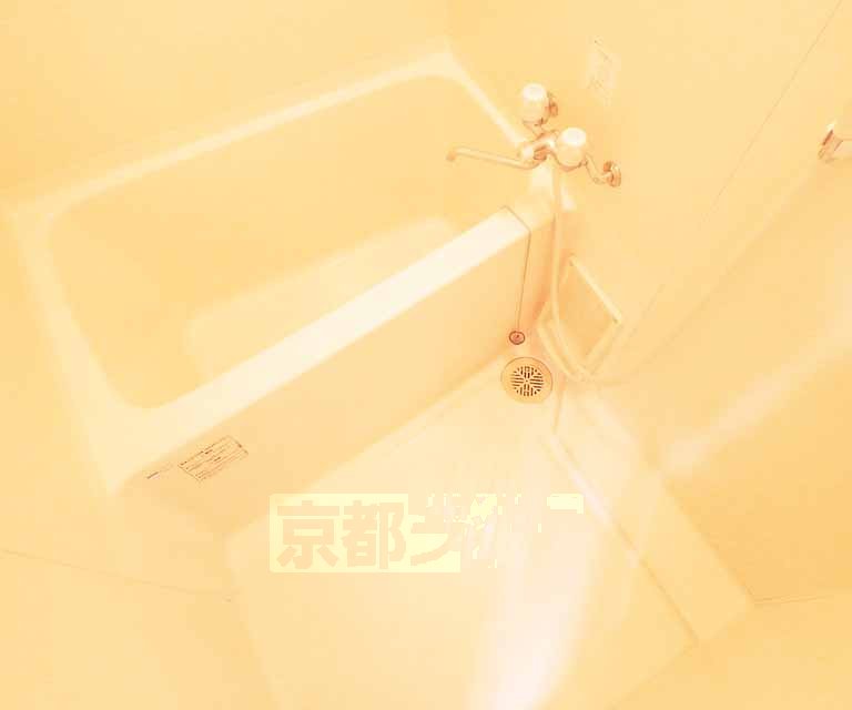 バス・シャワールーム　バスルームです。