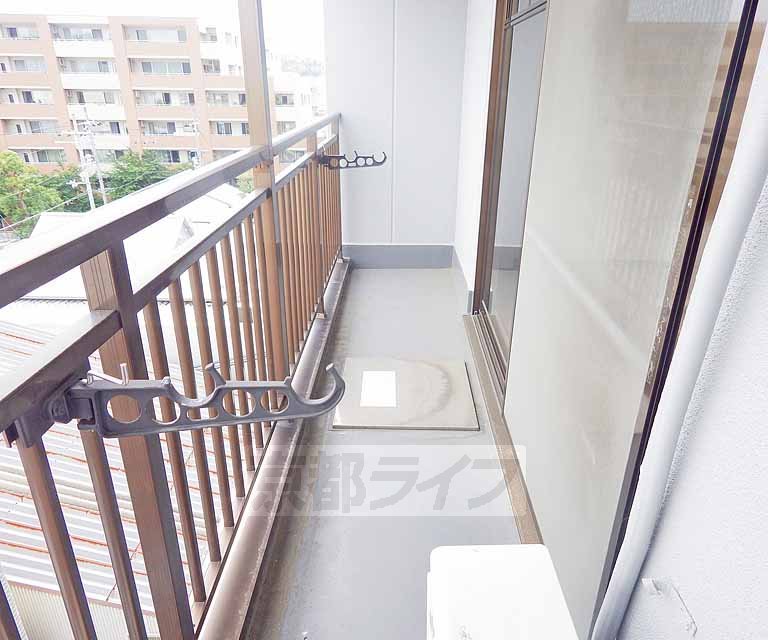 眺望　広くて明るいバルコニーです。