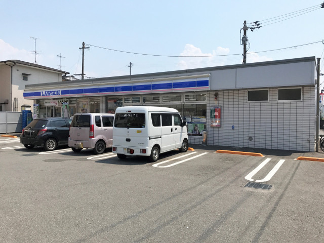 コンビニ　ローソン松山中村４丁目店（コンビニ）まで160m