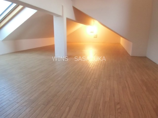 その他　グルニエ