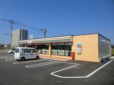 コンビニ　セブンイレブン 新宮中央駅前店（コンビニ）まで800m