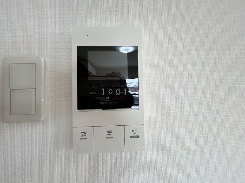 セキュリティ　モニター付きインターホン