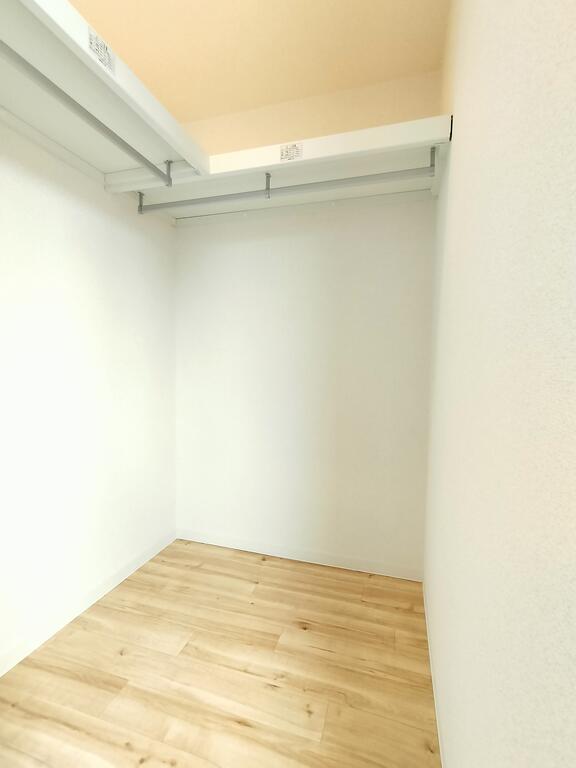 収納　収納力のあるウォークインクローゼットです！