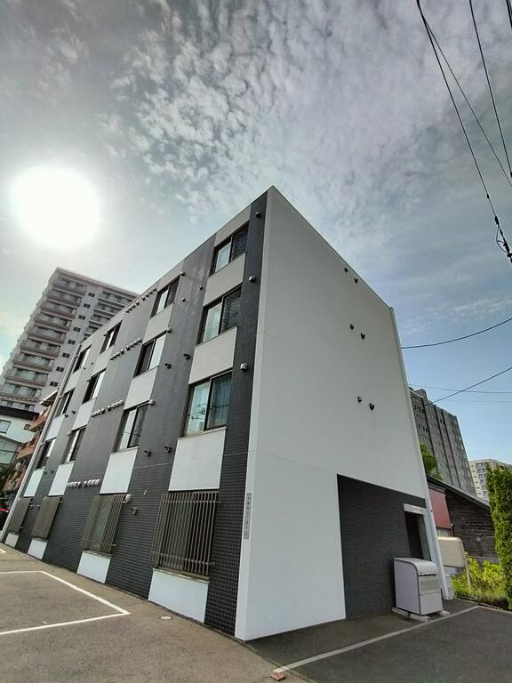 建物外観　☆物件名【ｌａｕｌｅ’ａ学園前】とお伝え下さい！