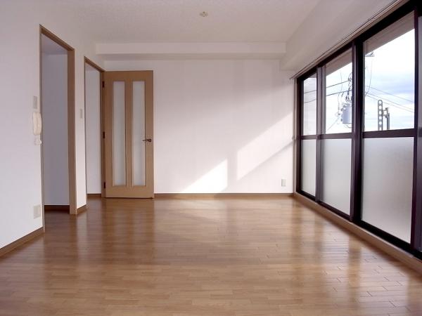 居室・リビング　内装