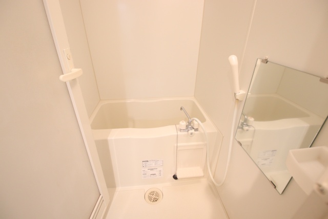 バス・シャワールーム　※別室の参考写真の為、現況優先です。