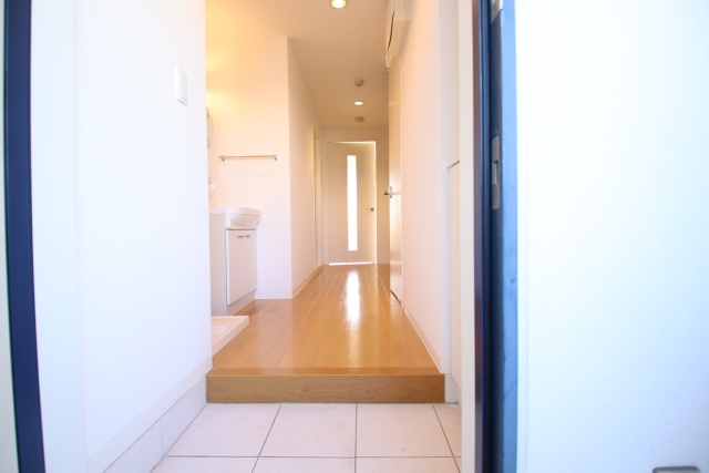 玄関　※別室の参考写真の為、現況優先です。