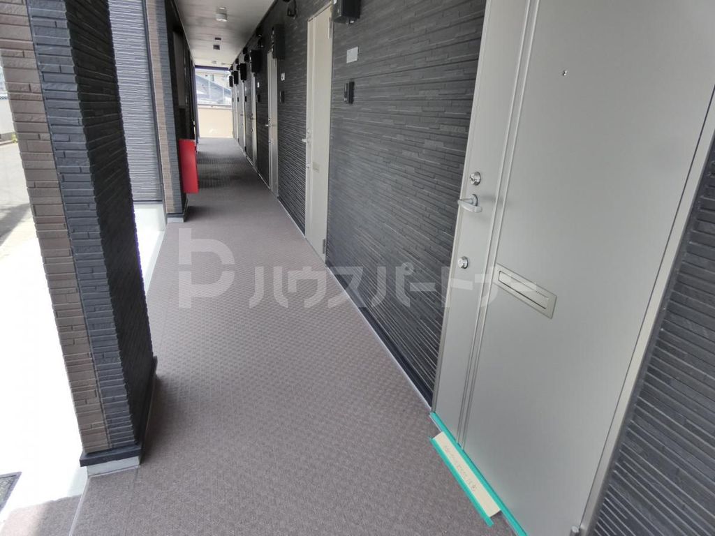 エントランス　バルコニー