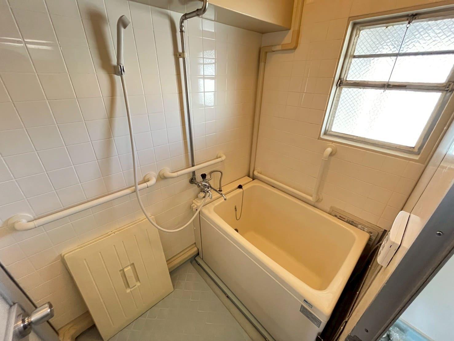 バス・シャワールーム　バス