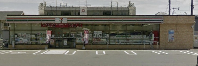 コンビニ　セブンイレブン 久留米梅満町店（コンビニ）まで437m