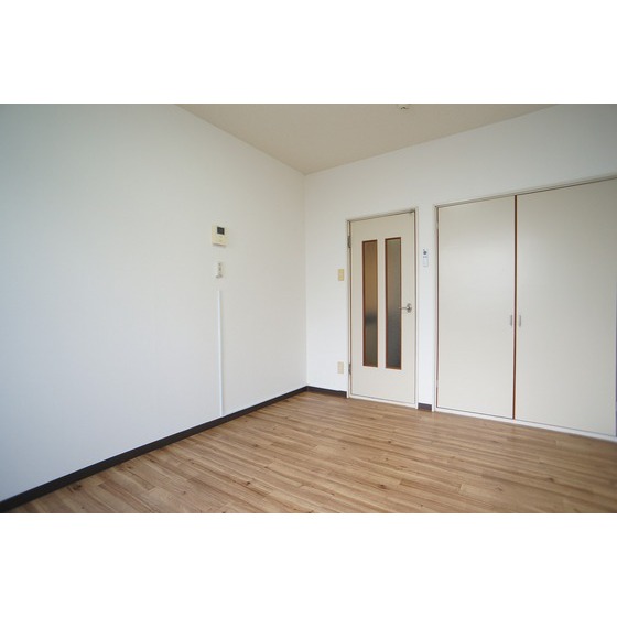 居室・リビング　南向き日当たり良好