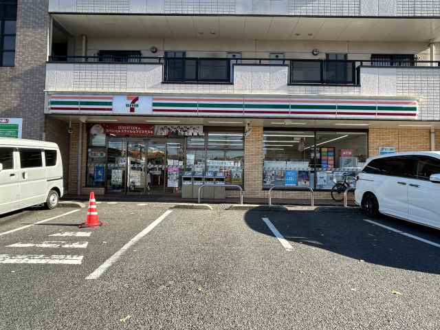 コンビニ　セブン－イレブン小倉企救丘２丁目店（コンビニ）まで1052m
