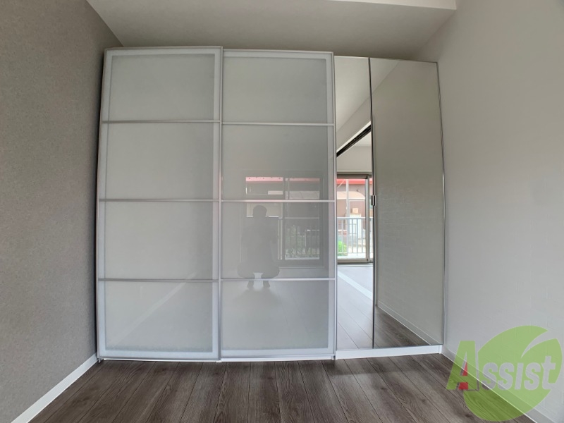 収納　収納はこちらのクローゼットをお使いください。