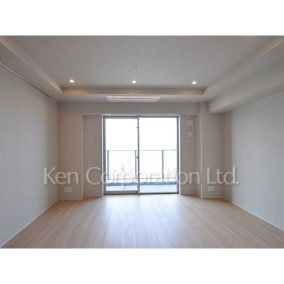 居室・リビング　同タイプ18階のお部屋を撮影。仕様が異なることがあります。