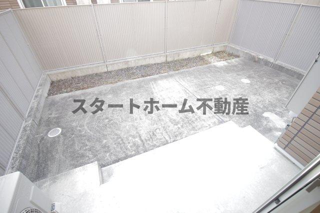 バルコニー　お洗濯にも便利なバルコニー付き