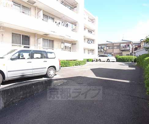 駐車場　ガレージです。